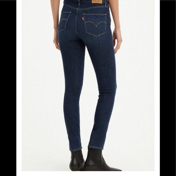 Levi’s 721 High Rise Skinny Jeans - Picture 4 of 7